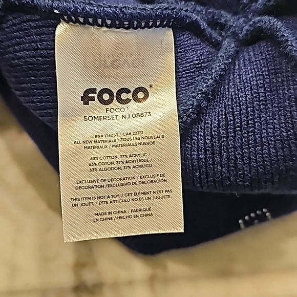 NWOT SEATTLE SEAHAWKS RINESTONE SNOWFLAKE UNISEX POM BLINKING BEANIE IN BLUE - Picture 5 of 11